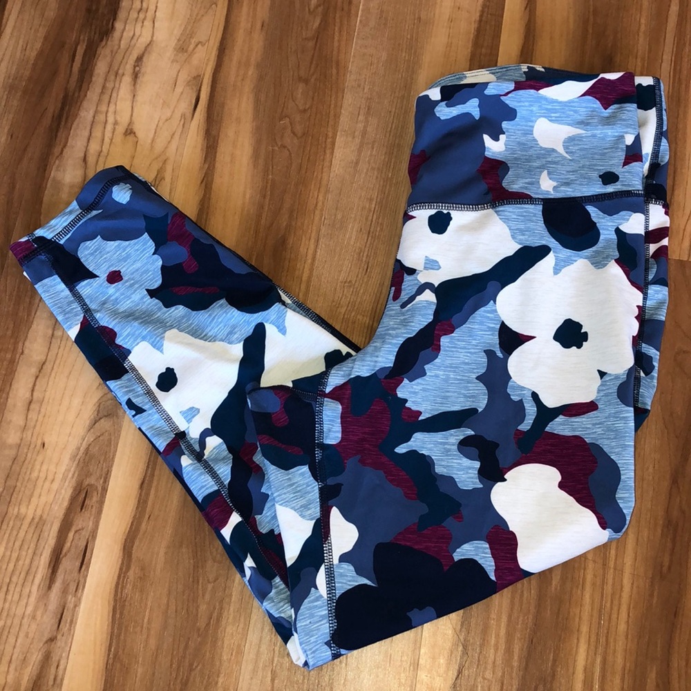 Old Navy Active go-dry blue white purple leggings